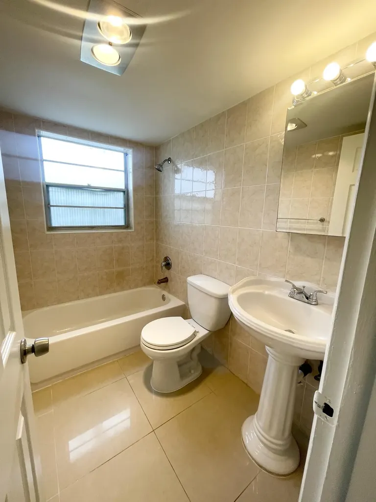 130 Sheffield F West Palm Beach FL 33417