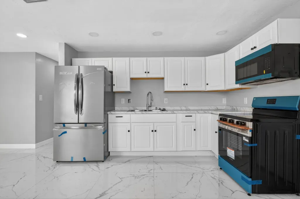 245 SW 11th Avenue South Bay FL 33493
