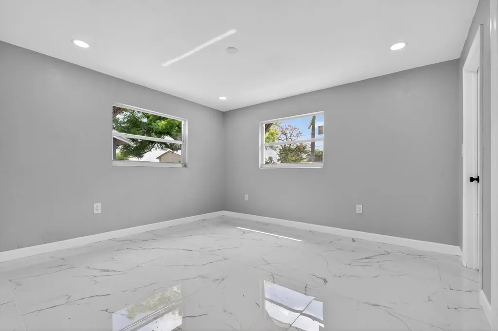 245 SW 11th Avenue South Bay FL 33493