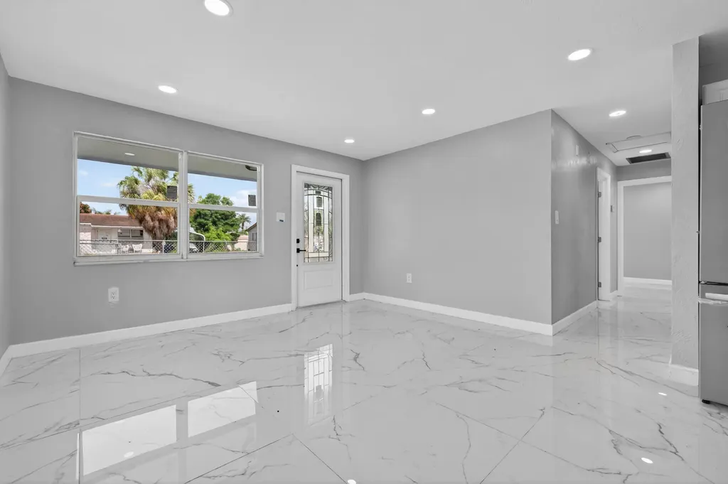 245 SW 11th Avenue South Bay FL 33493