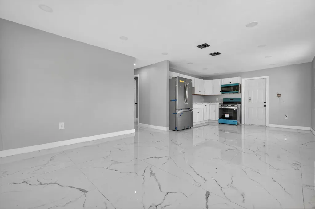 245 SW 11th Avenue South Bay FL 33493
