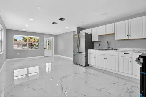 245 SW 11th Avenue South Bay FL 33493