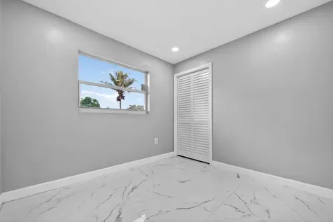 245 SW 11th Avenue South Bay FL 33493