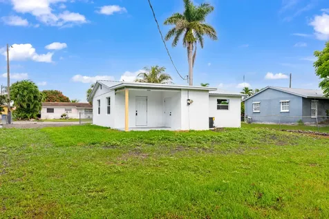 245 SW 11th Avenue South Bay FL 33493