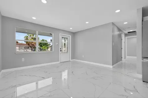 245 SW 11th Avenue South Bay FL 33493