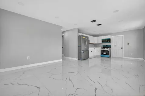 245 SW 11th Avenue South Bay FL 33493