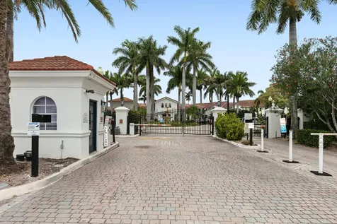 813 Villa Circle Boynton Beach FL 33435