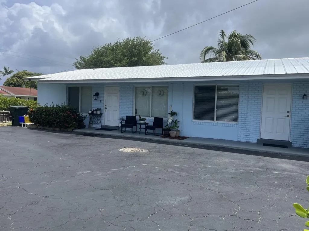198 NE 28th Street Boca Raton FL 33431