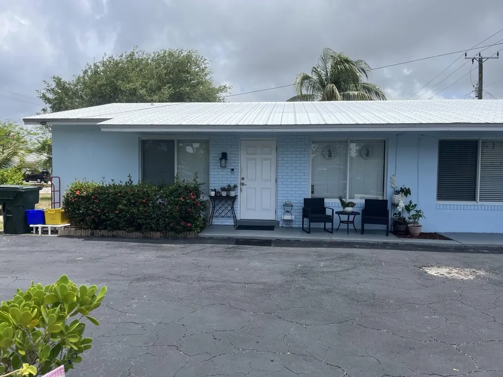 198 NE 28th Street Boca Raton FL 33431