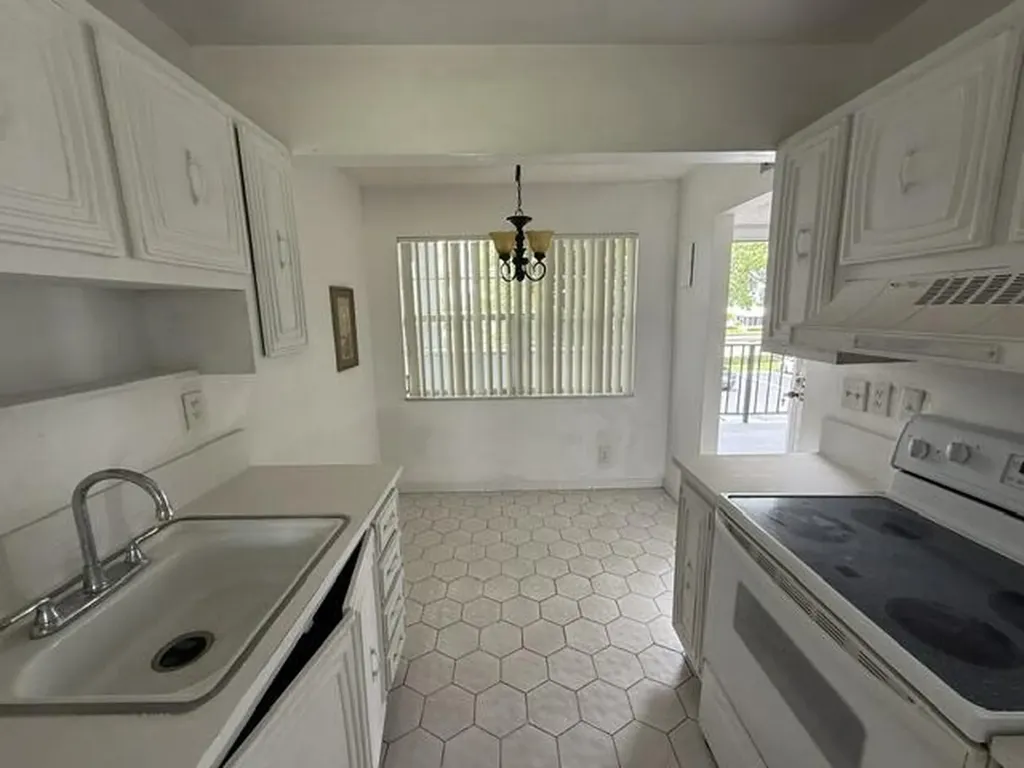 8105 NW 61st Street Tamarac FL 33321