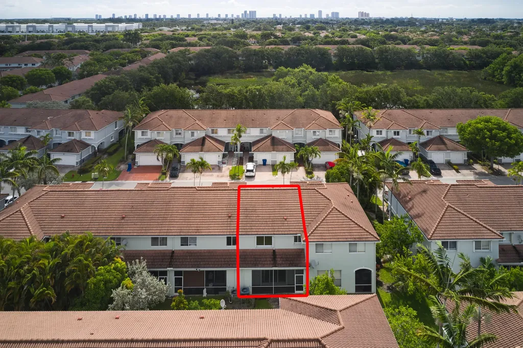2052 Oakhurst Way Riviera Beach FL 33404