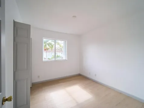 2052 Oakhurst Way Riviera Beach FL 33404
