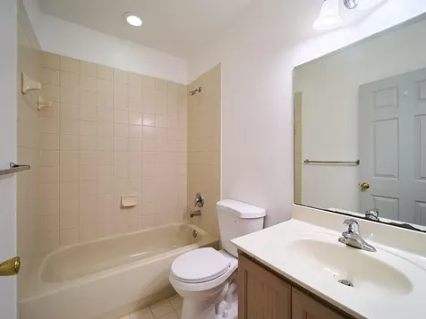 2052 Oakhurst Way Riviera Beach FL 33404