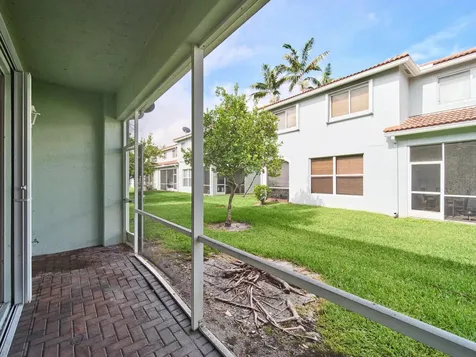 2052 Oakhurst Way Riviera Beach FL 33404