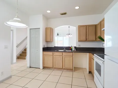 2052 Oakhurst Way Riviera Beach FL 33404