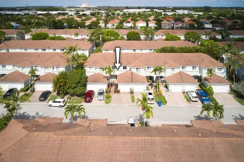 2052 Oakhurst Way Riviera Beach FL 33404