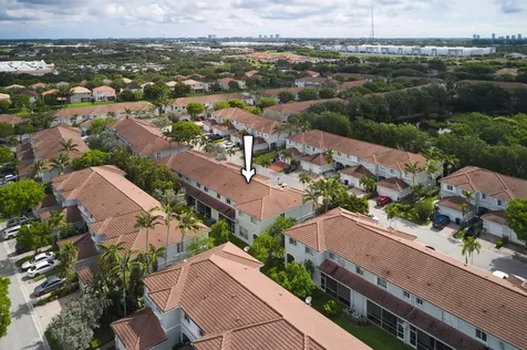 2052 Oakhurst Way Riviera Beach FL 33404