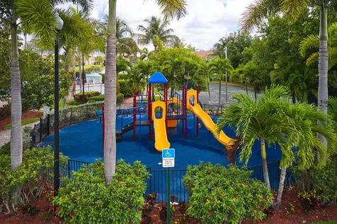 2052 Oakhurst Way Riviera Beach FL 33404