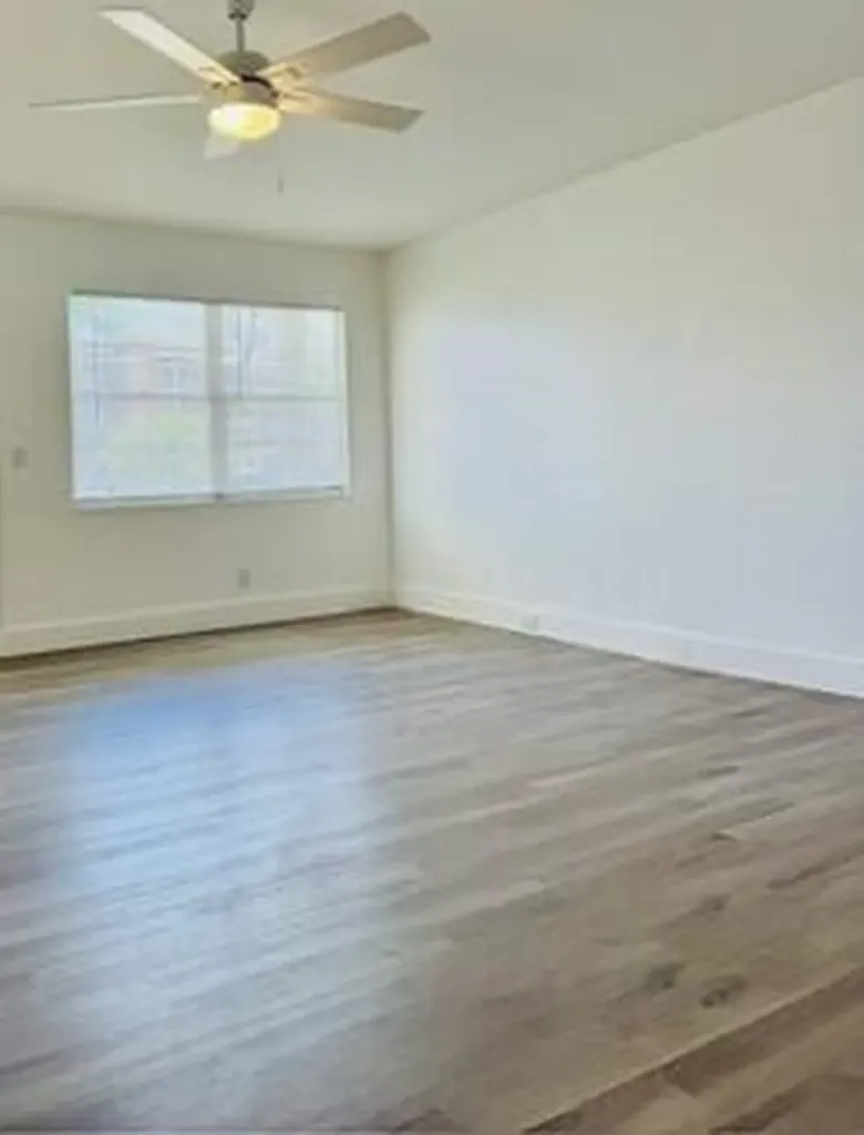 1043 Cornwall C Boca Raton FL 33434
