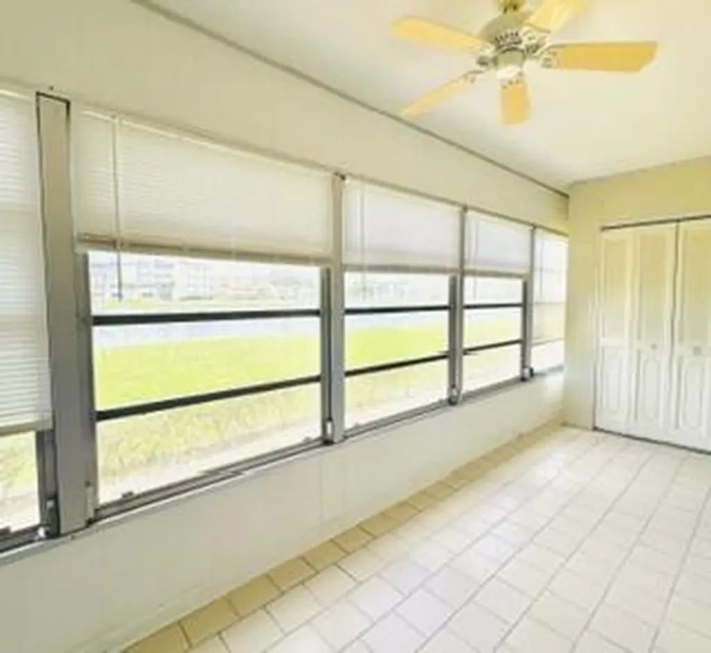 1043 Cornwall C Boca Raton FL 33434