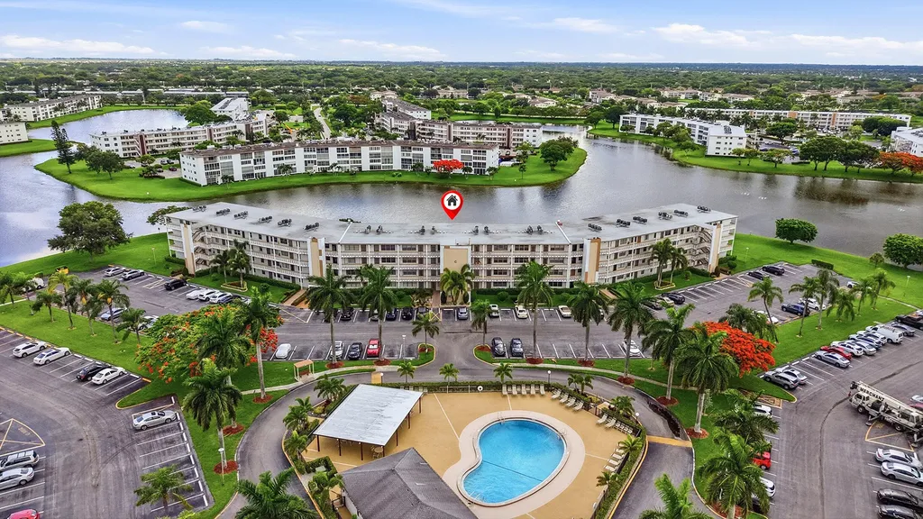 1043 Cornwall C Boca Raton FL 33434