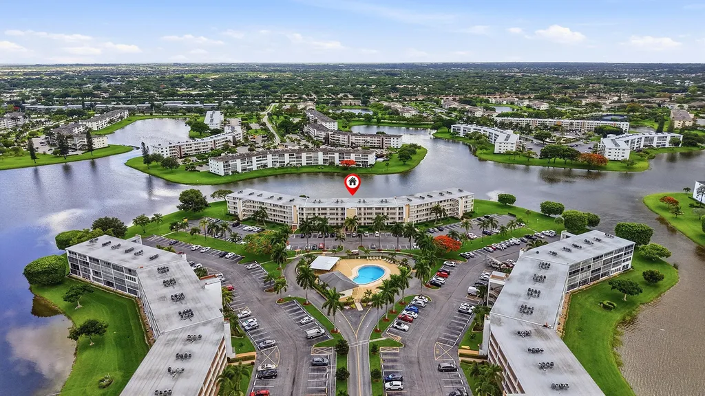 1043 Cornwall C Boca Raton FL 33434