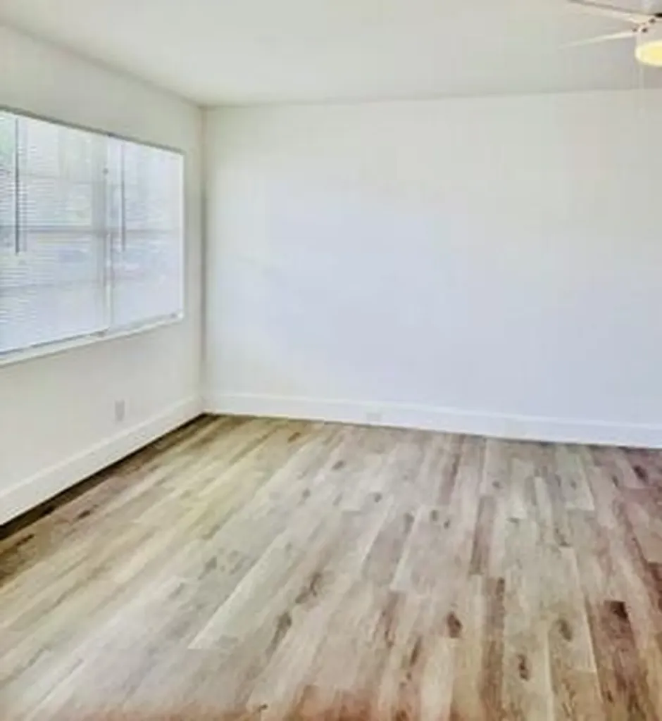1043 Cornwall C Boca Raton FL 33434