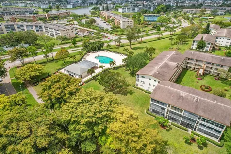 1043 Cornwall C Boca Raton FL 33434