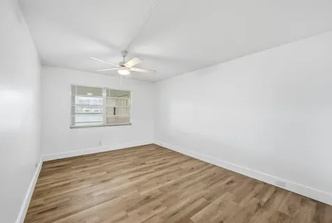 1043 Cornwall C Boca Raton FL 33434