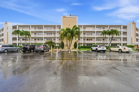1043 Cornwall C Boca Raton FL 33434