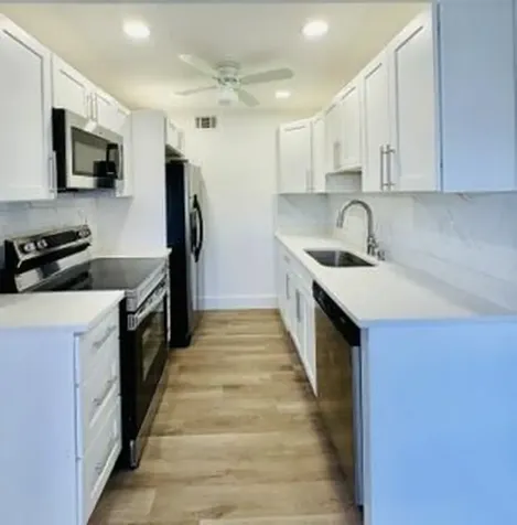 1043 Cornwall C Boca Raton FL 33434