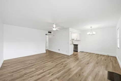 1043 Cornwall C Boca Raton FL 33434