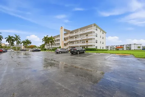 1043 Cornwall C Boca Raton FL 33434