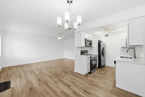 1043 Cornwall C Boca Raton FL 33434