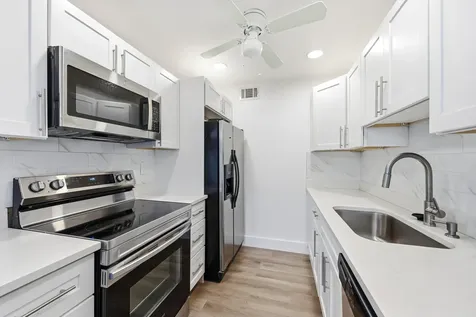 1043 Cornwall C Boca Raton FL 33434