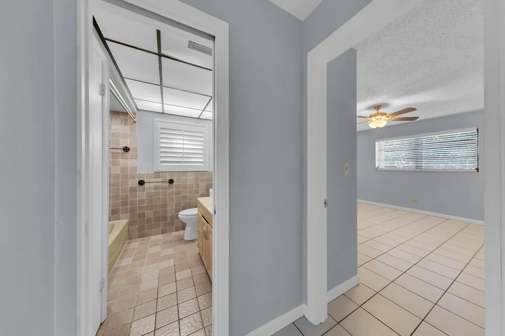 608-612 NE 21st Court Wilton Manors FL 33305