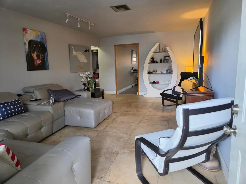 608-612 NE 21st Court Wilton Manors FL 33305