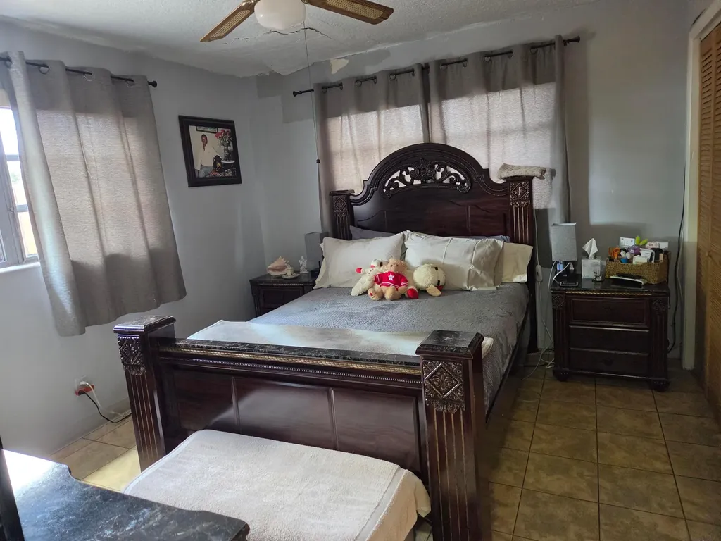 608-612 NE 21st Court Wilton Manors FL 33305