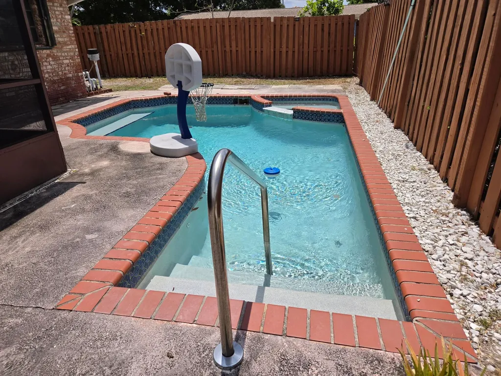 608-612 NE 21st Court Wilton Manors FL 33305