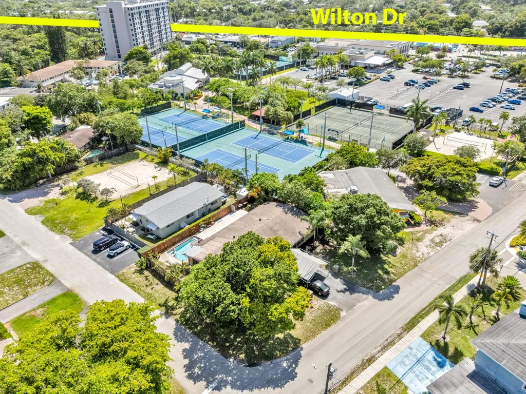 608-612 NE 21st Court Wilton Manors FL 33305