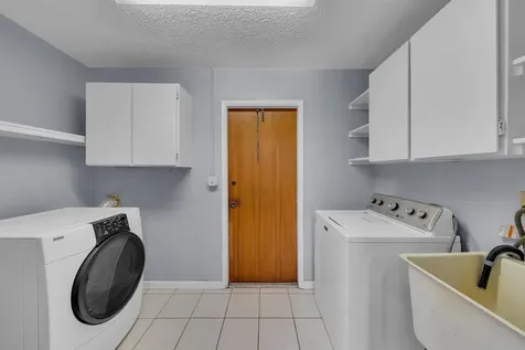 608-612 NE 21st Court Wilton Manors FL 33305