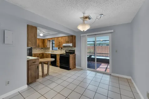 608-612 NE 21st Court Wilton Manors FL 33305