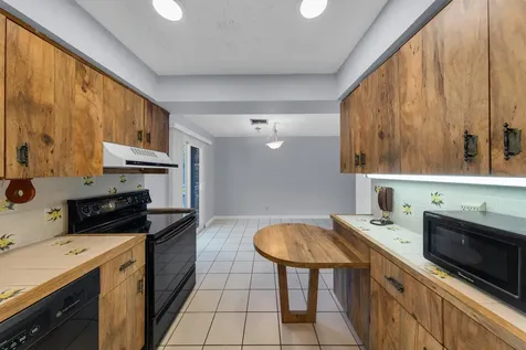 608-612 NE 21st Court Wilton Manors FL 33305
