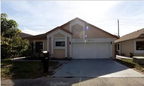915 Buttonwood Avenue North Lauderdale FL 33068