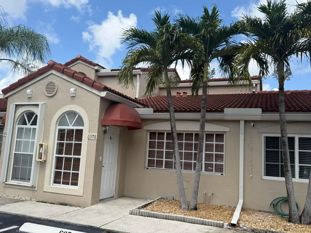 6978 NW 166th Terrace Miami Lakes FL 33014