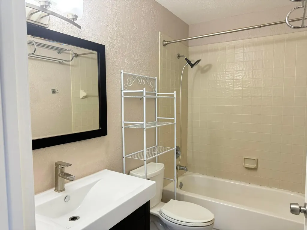 6978 NW 166th Terrace Miami Lakes FL 33014
