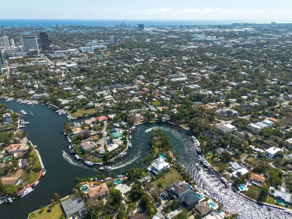 705 SW 8th Terrace Fort Lauderdale FL 33315