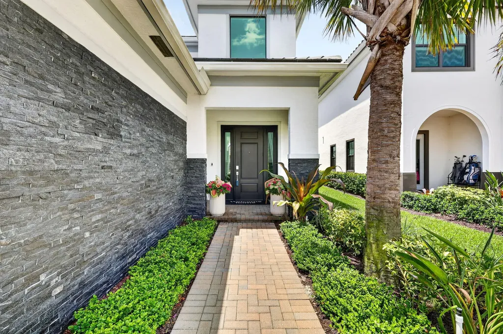 329 SE Fascino Circle Port St Lucie FL 34984