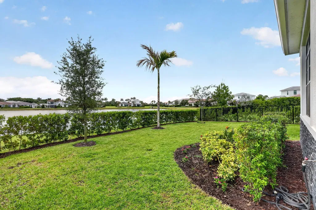 329 SE Fascino Circle Port St Lucie FL 34984