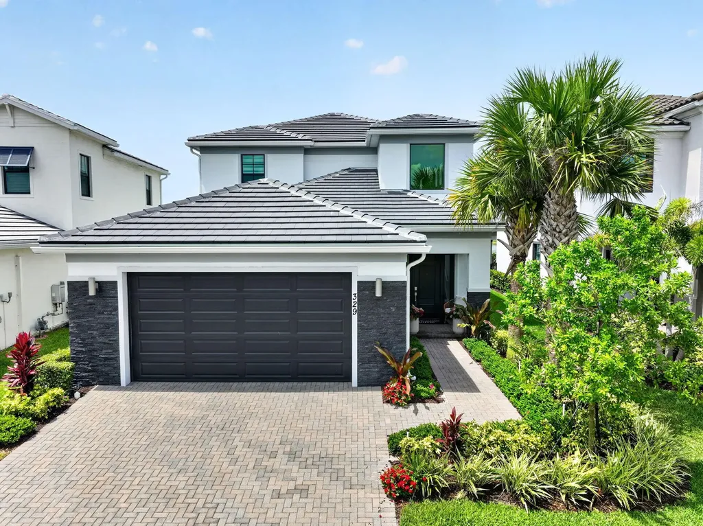 329 SE Fascino Circle Port St Lucie FL 34984